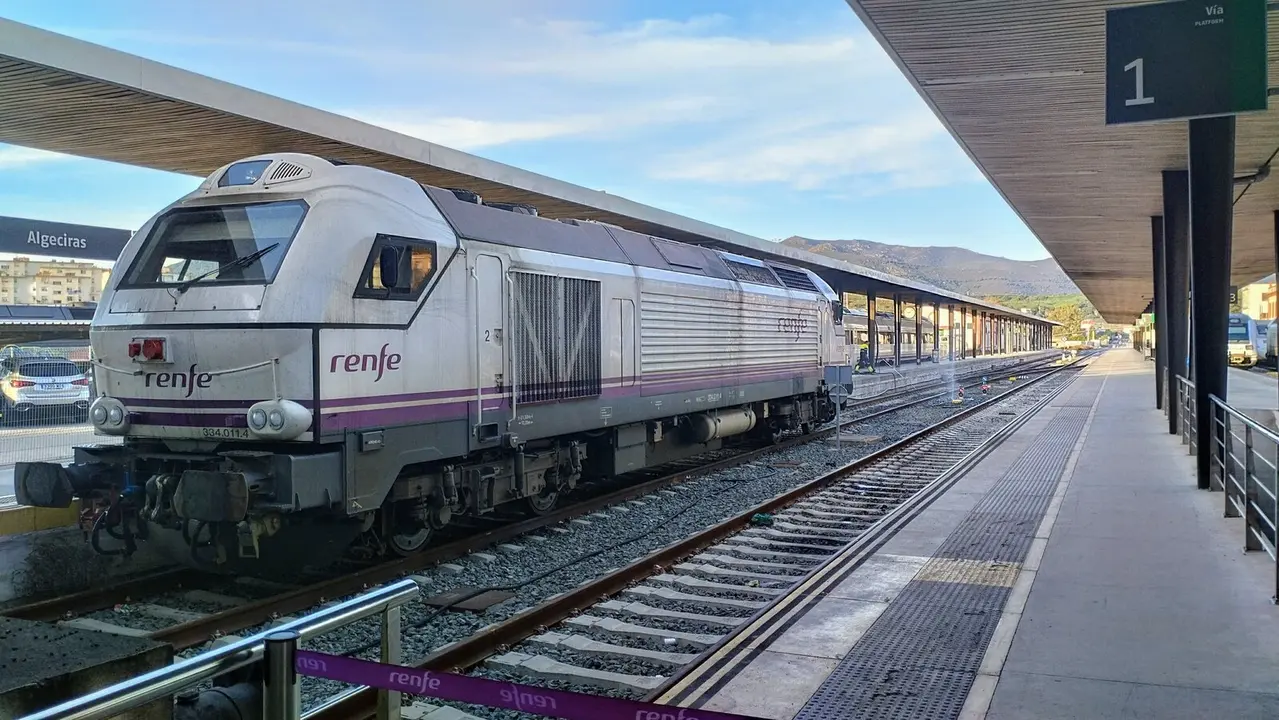 Estaci&oacute;n de ferrocarril de Algeciras tren