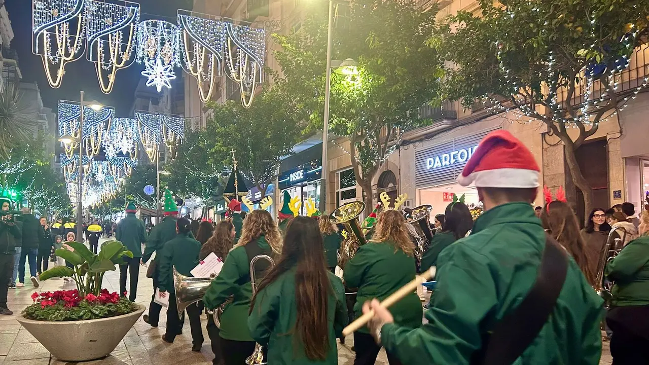 Melod&iacute;as de la Navidad con el pasacalles musical