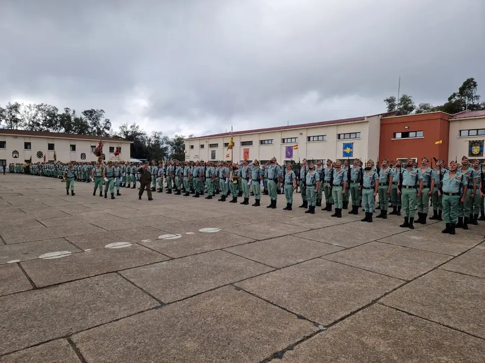 Revista de la fuerza por el Comandante General de Ceuta