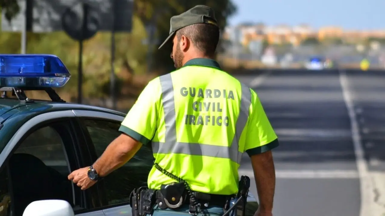 Agente de la Agrupaci&oacute;n de Tr&aacute;fico de la Guardia Civil (MINISTERIO DEL INTERIOR)
