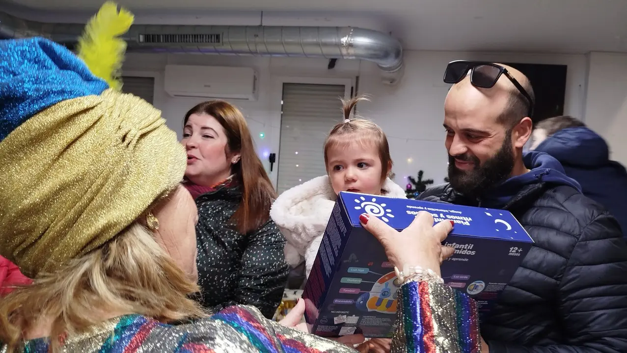 Melchor, Gaspar y Baltasar visitan a los peque&ntilde;os de San Daniel