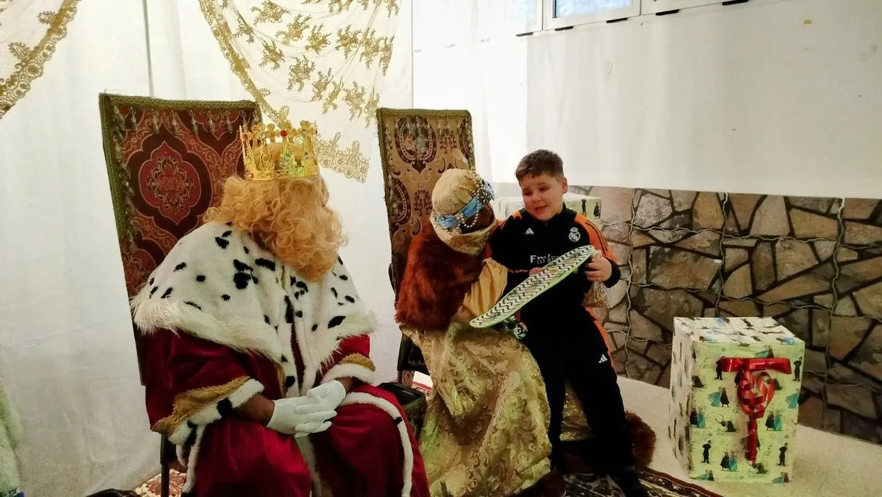Melchor, Gaspar y Baltasar visitan a los peque&ntilde;os de San Daniel