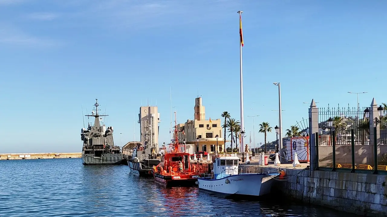 Buque 'Tornado' en el Puerto de Ceuta