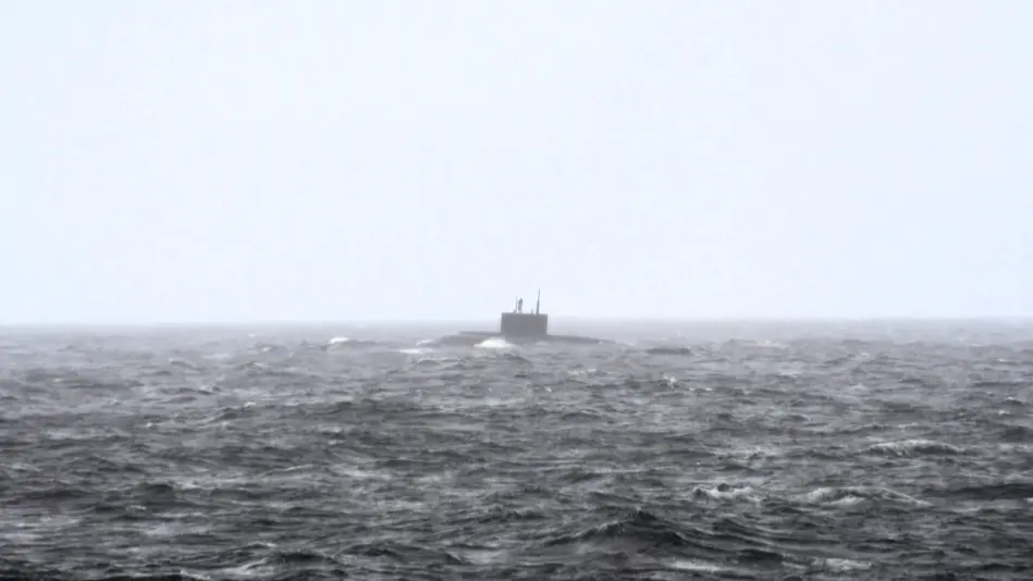 Submarino ruso &lsquo;Novorossiysk&rsquo; en superficie