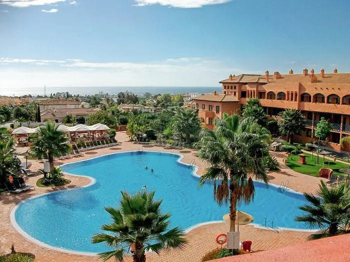 Hotel donde est&aacute;n alojados los inmigrantes, en Benahav&iacute;s