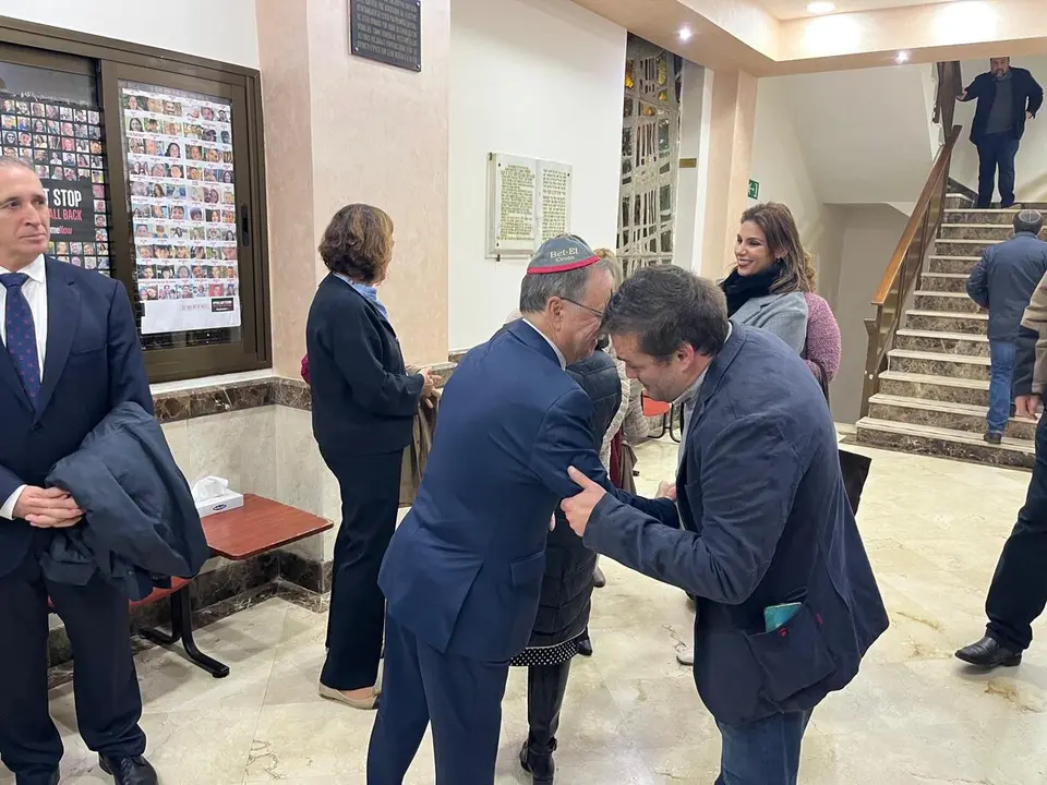 homenaje a las v&iacute;ctimas del Holocausto