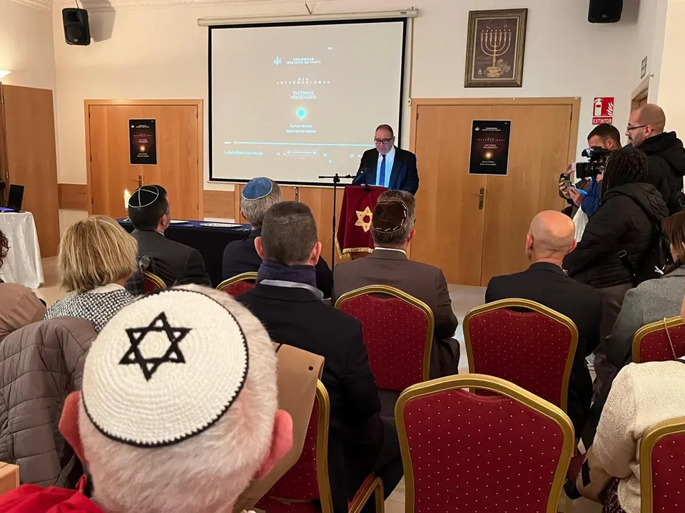 homenaje a las v&iacute;ctimas del Holocausto