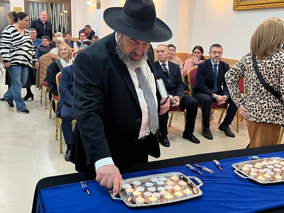 homenaje a las v&iacute;ctimas del Holocausto