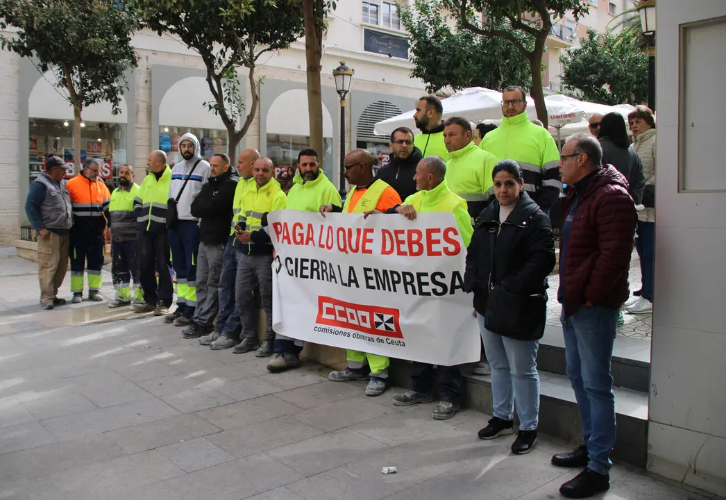 Tercer d&iacute;a de paro de los trabajadores de Estructuras del Estrecho