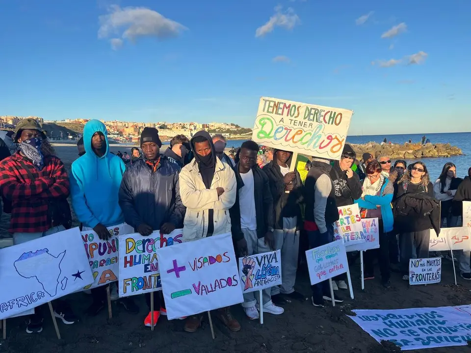 XII Marcha por la Dignidad, en la playa del Tarajal