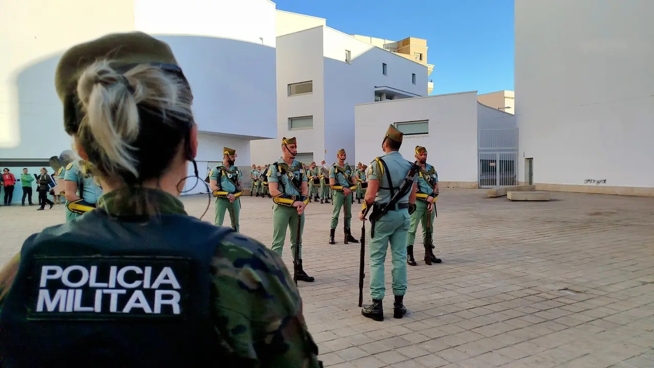 Exhibici&oacute;n de la Banda de Guerra y la Escuadra de Gastadores / S.I.