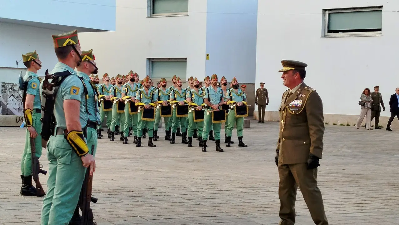Exhibici&oacute;n de la Banda de Guerra y la Escuadra de Gastadores / S.I.