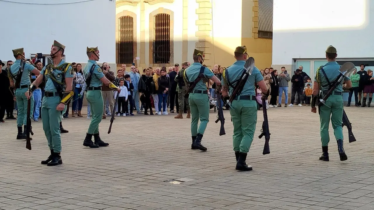 Exhibici&oacute;n de la Banda de Guerra y la Escuadra de Gastadores / S.I.