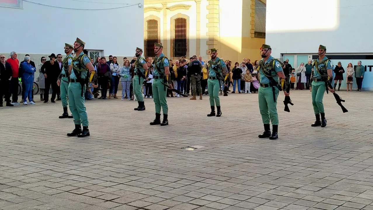 Exhibici&oacute;n de la Banda de Guerra y la Escuadra de Gastadores / S.I.