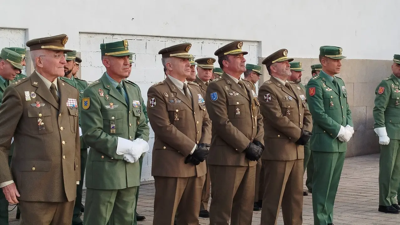 Exhibici&oacute;n de la Banda de Guerra y la Escuadra de Gastadores / S.I.