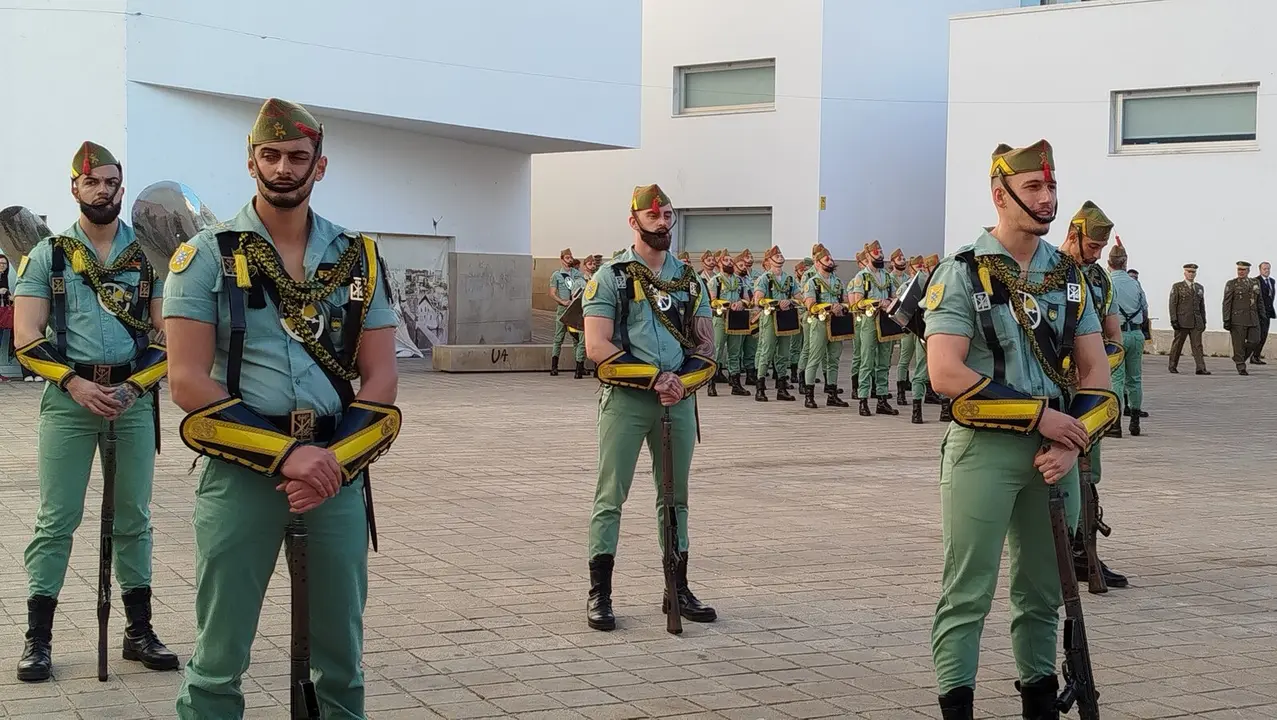 Exhibici&oacute;n de la Banda de Guerra y la Escuadra de Gastadores / S.I.