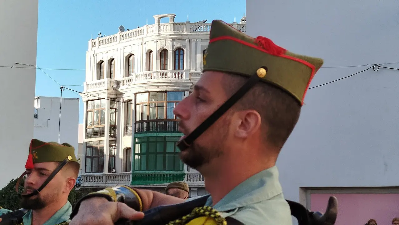Exhibici&oacute;n de la Banda de Guerra y la Escuadra de Gastadores / S.I.