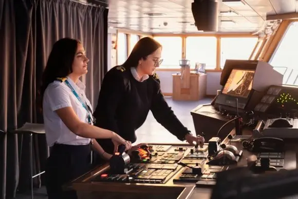 balearia mujeres