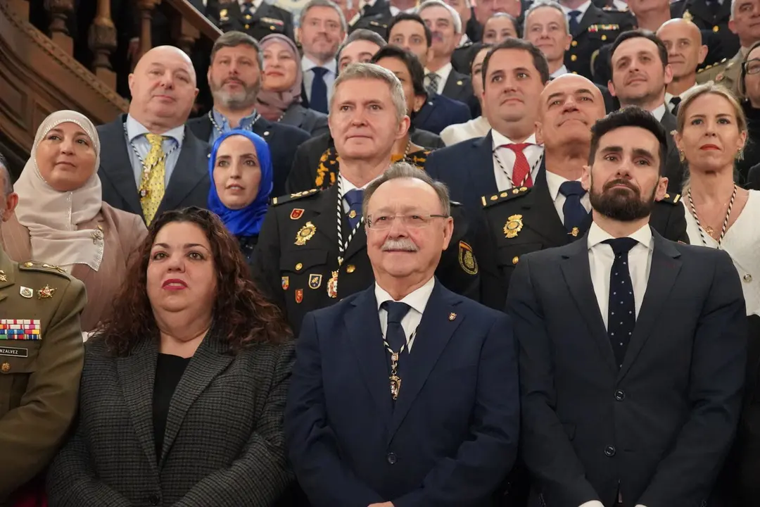Medalla de Oro a la Policia Nacional