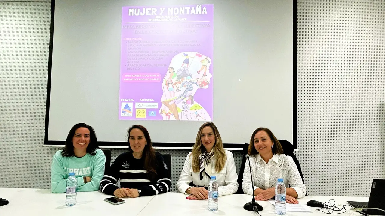 Mesa redonda de Mujer y Monta&ntilde;a, organizado por la FDMEC / E.A.