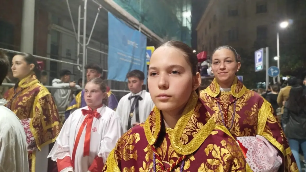 Descendimiento, silencio, semana santa, ac&oacute;litos