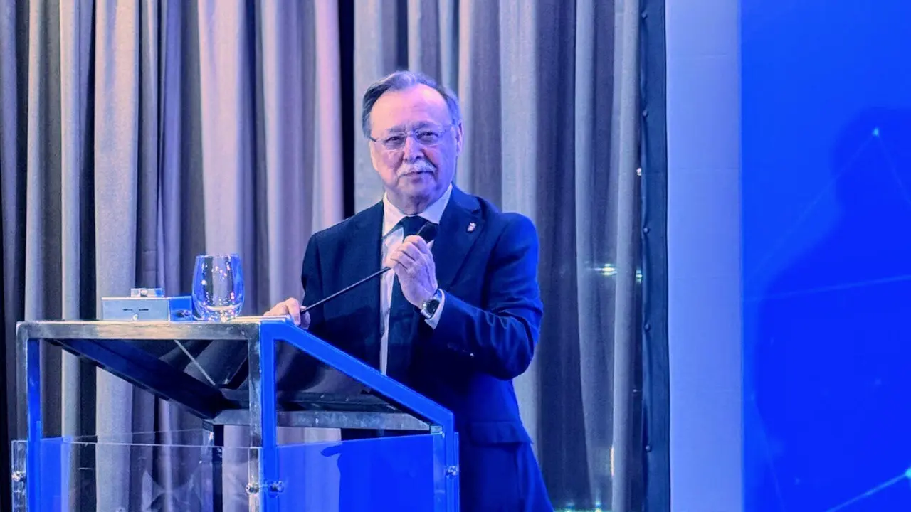 Juan Vivas, durante su intervenci&oacute;n en el CeutaTech de  M&aacute;laga