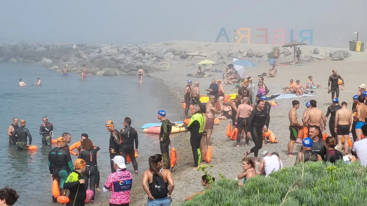 III Traves&iacute;a a Nado Ribera-Pineo suspendida por la niebla / (C.A)