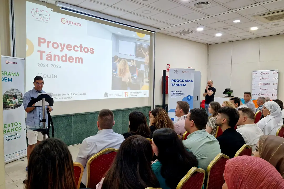  Los alumnos de los Programas T&aacute;ndem han celebrado su acto de graduaci&oacute;n este martes en el Hotel Ulises / Laura Ortiz 