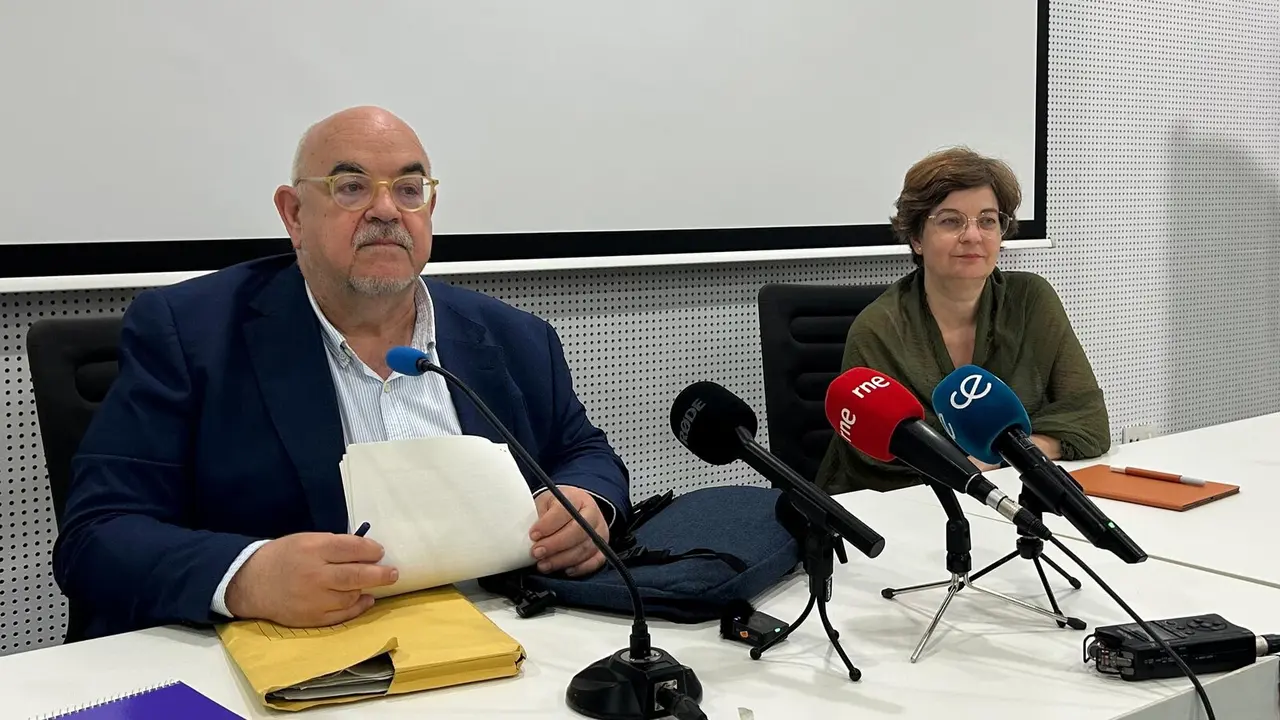 Esteban Beltr&aacute;n y Virginia &Aacute;lvarez, de Amnist&iacute;a Internacional / E. Arteaga