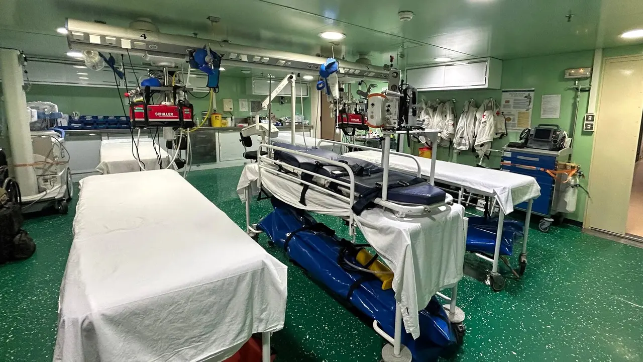 Hospital del buque anfibio portaeronaves "JUAN CARLOS I' / E. Arteaga