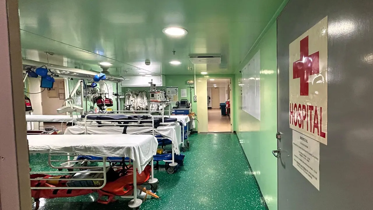 Hospital del buque anfibio portaeronaves "JUAN CARLOS I' / E. Arteaga