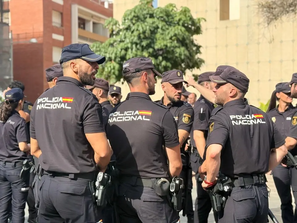 Bienvenida a las 40 nuevos Polic&iacute;as Nacionales en pr&aacute;cticas / M.Zapico
