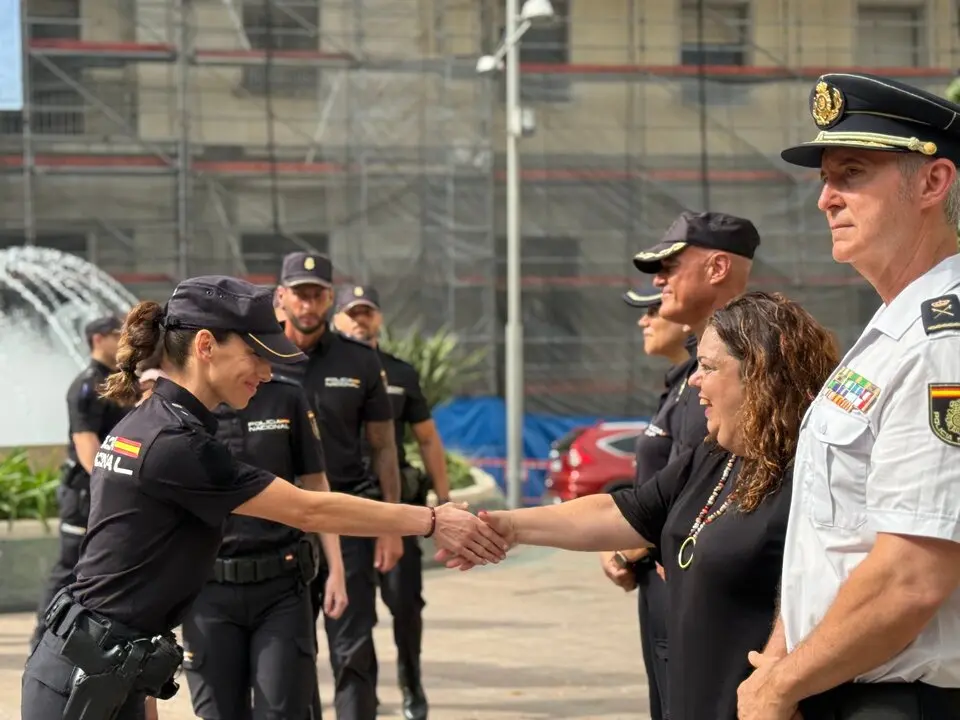 Bienvenida a las 40 nuevos Polic&iacute;as Nacionales en pr&aacute;cticas / M.Zapico