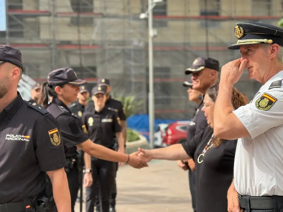 Bienvenida a las 40 nuevos Polic&iacute;as Nacionales en pr&aacute;cticas / M.Zapico