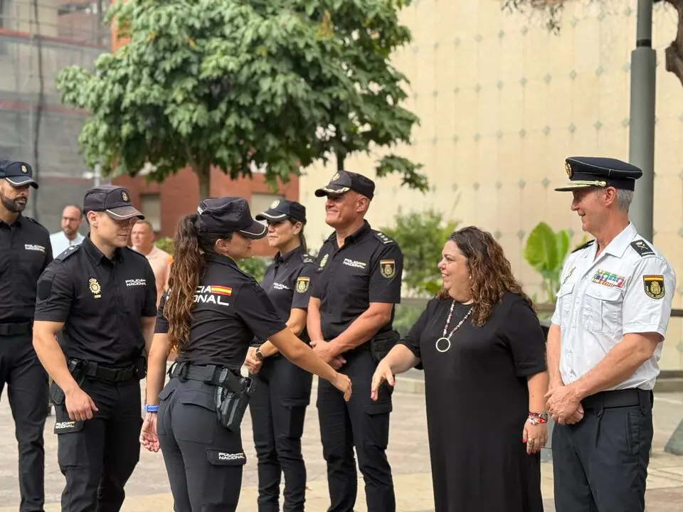 Bienvenida a las 40 nuevos Polic&iacute;as Nacionales en pr&aacute;cticas / M.Zapico