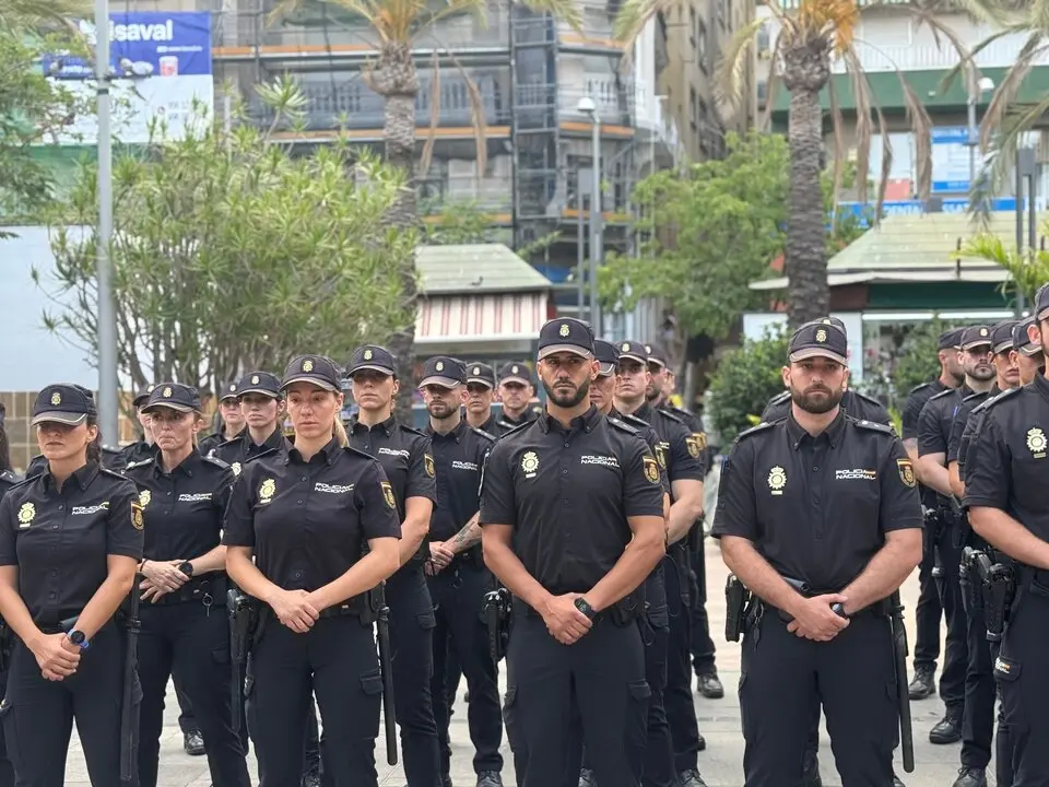Bienvenida a las 40 nuevos Polic&iacute;as Nacionales en pr&aacute;cticas / M.Zapico