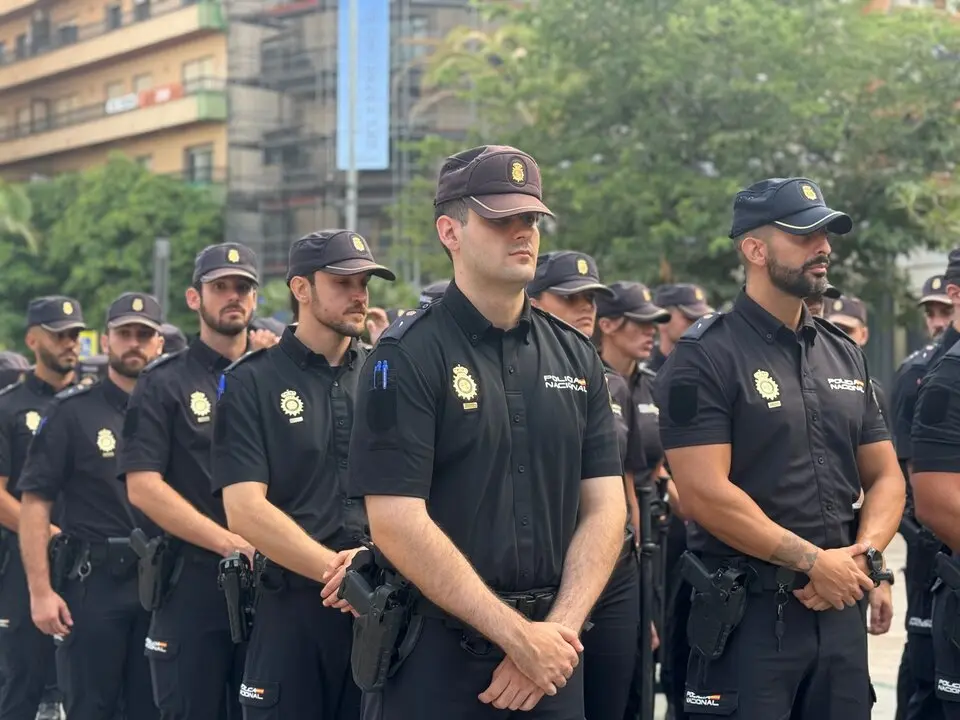 Bienvenida a las 40 nuevos Polic&iacute;as Nacionales en pr&aacute;cticas / M.Zapico
