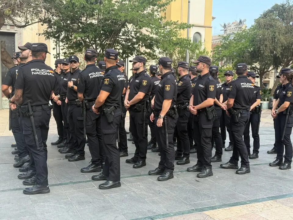 Bienvenida a las 40 nuevos Polic&iacute;as Nacionales en pr&aacute;cticas / M.Zapico