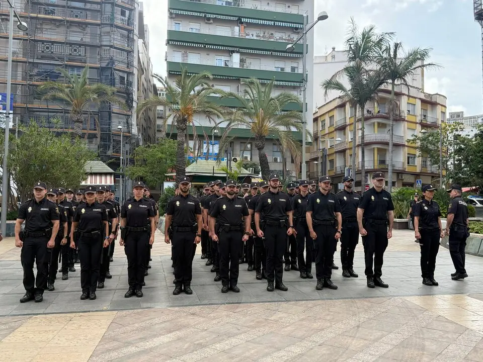 Bienvenida a las 40 nuevos Polic&iacute;as Nacionales en pr&aacute;cticas / M.Zapico