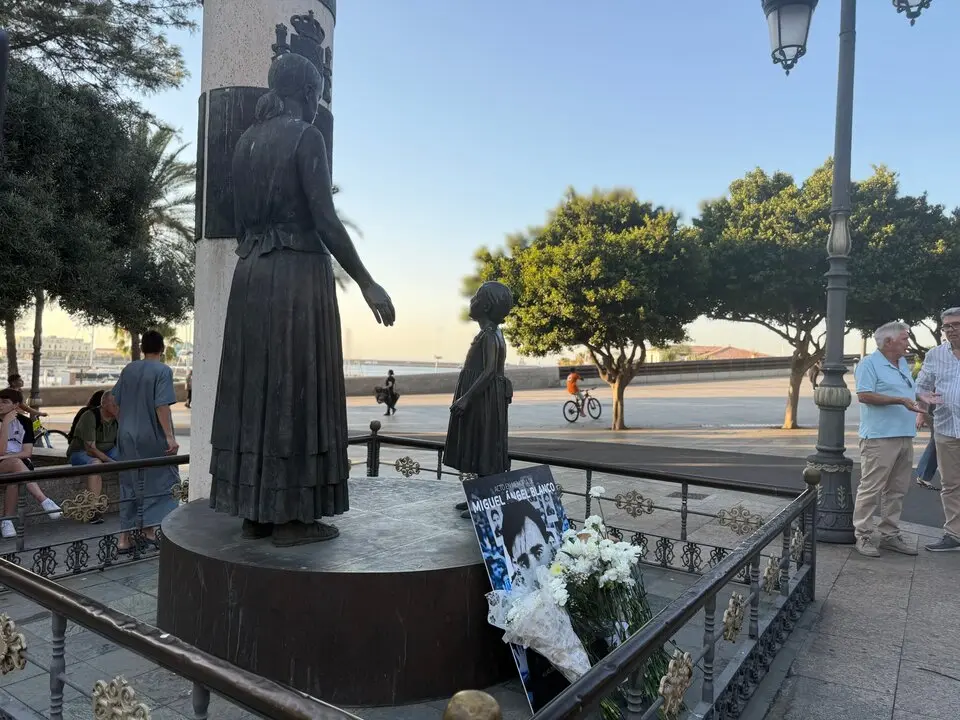Ceuta rinde homenaje a Miguel &Aacute;ngel Blanco / M.Zapico