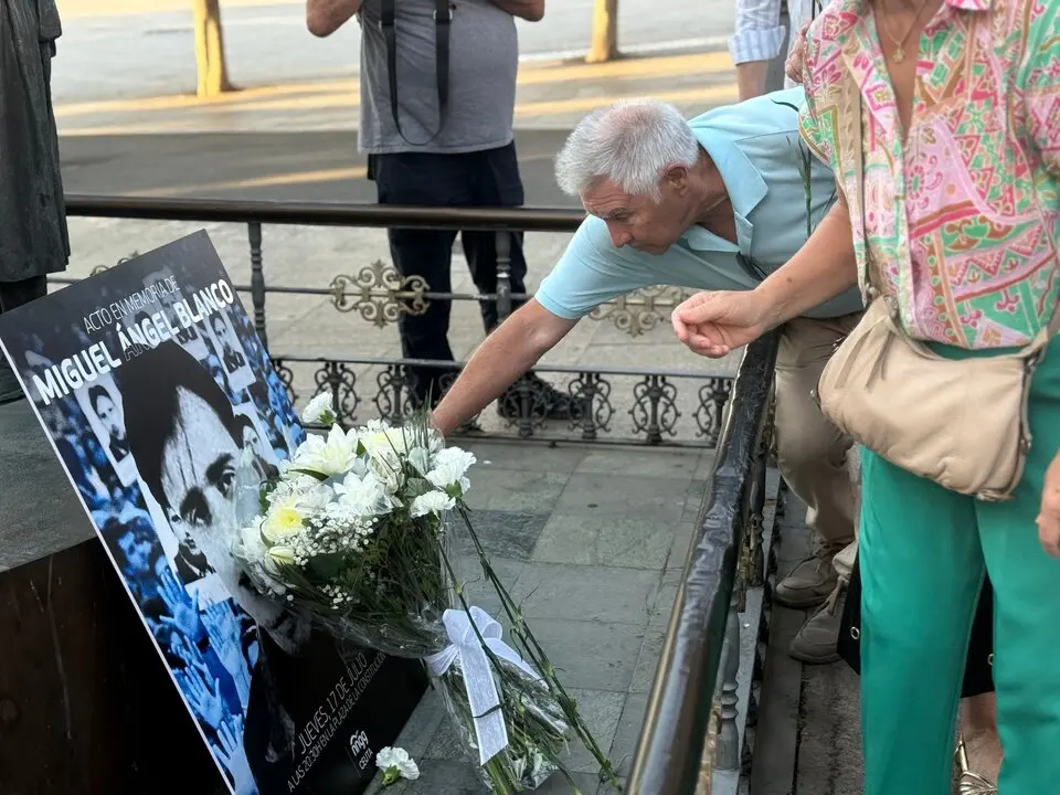 Ceuta rinde homenaje a Miguel &Aacute;ngel Blanco / M.Zapico