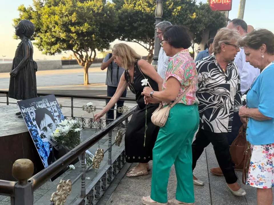 Ceuta rinde homenaje a Miguel &Aacute;ngel Blanco / M.Zapico