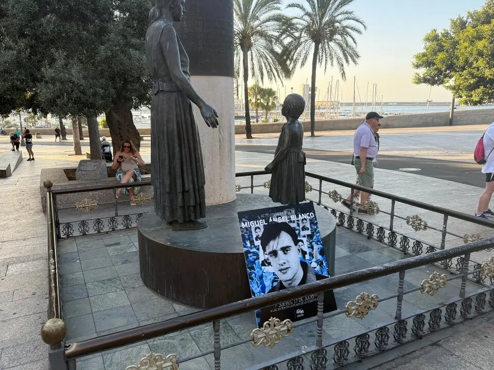 Ceuta rinde homenaje a Miguel &Aacute;ngel Blanco / M.Zapico