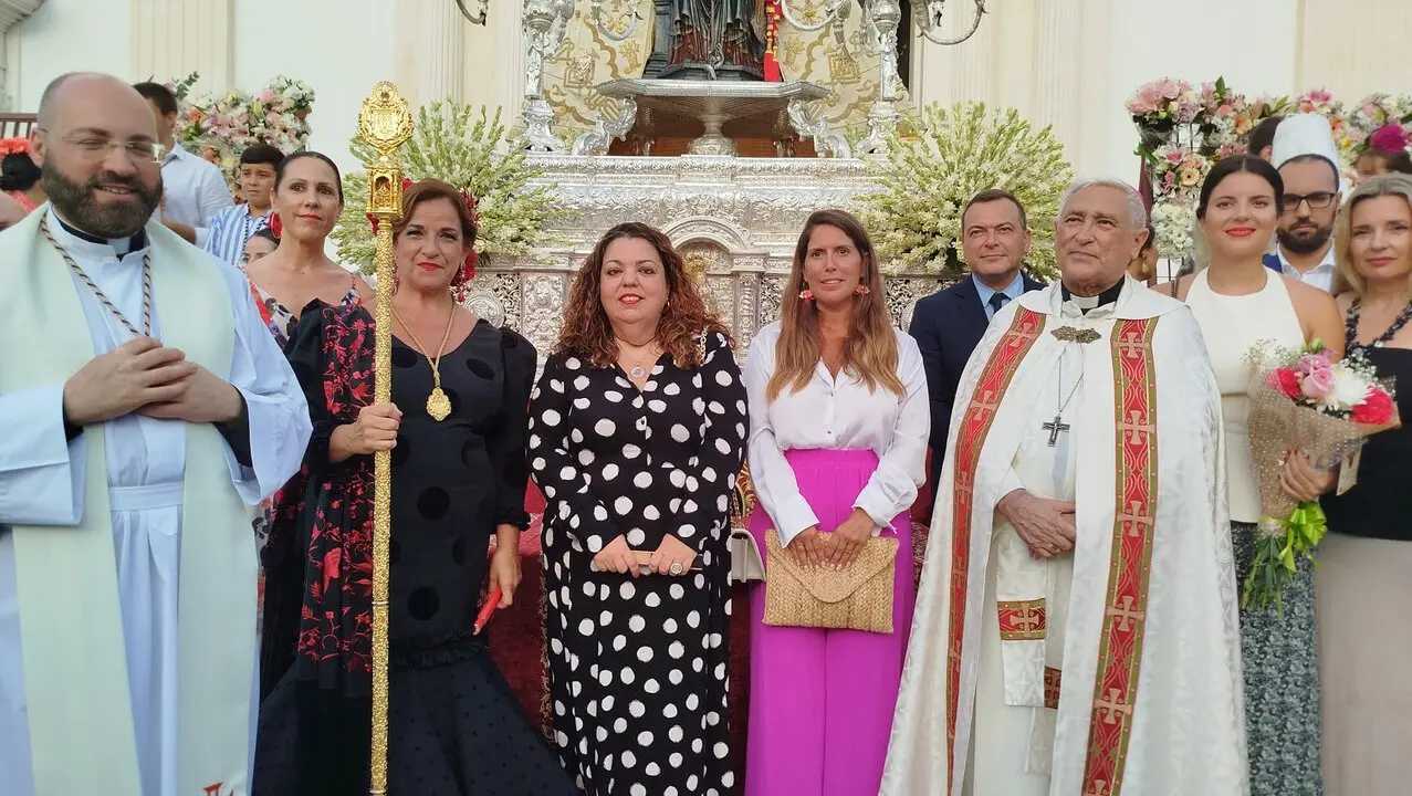 Ofrenda floral Virgen de &Aacute;frica