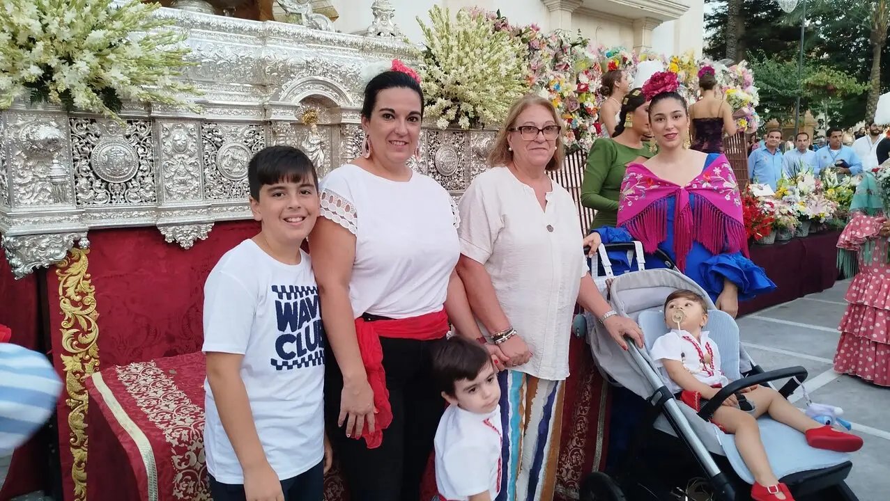 Ofrenda floral Virgen de &Aacute;frica
