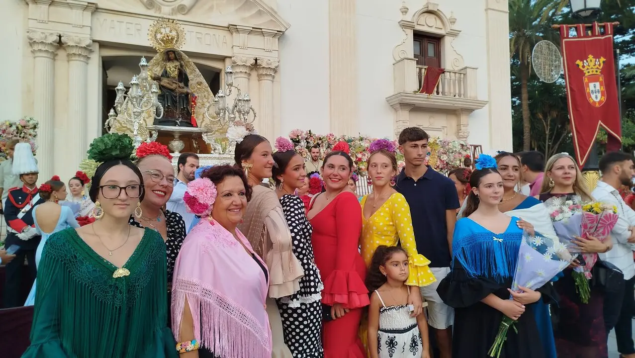Ofrenda floral Virgen de &Aacute;frica