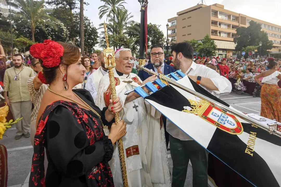 Casa de Ceuta en Melilla recibe medalla de la Cofrad&iacute;a de la Virgen de &Aacute;frica