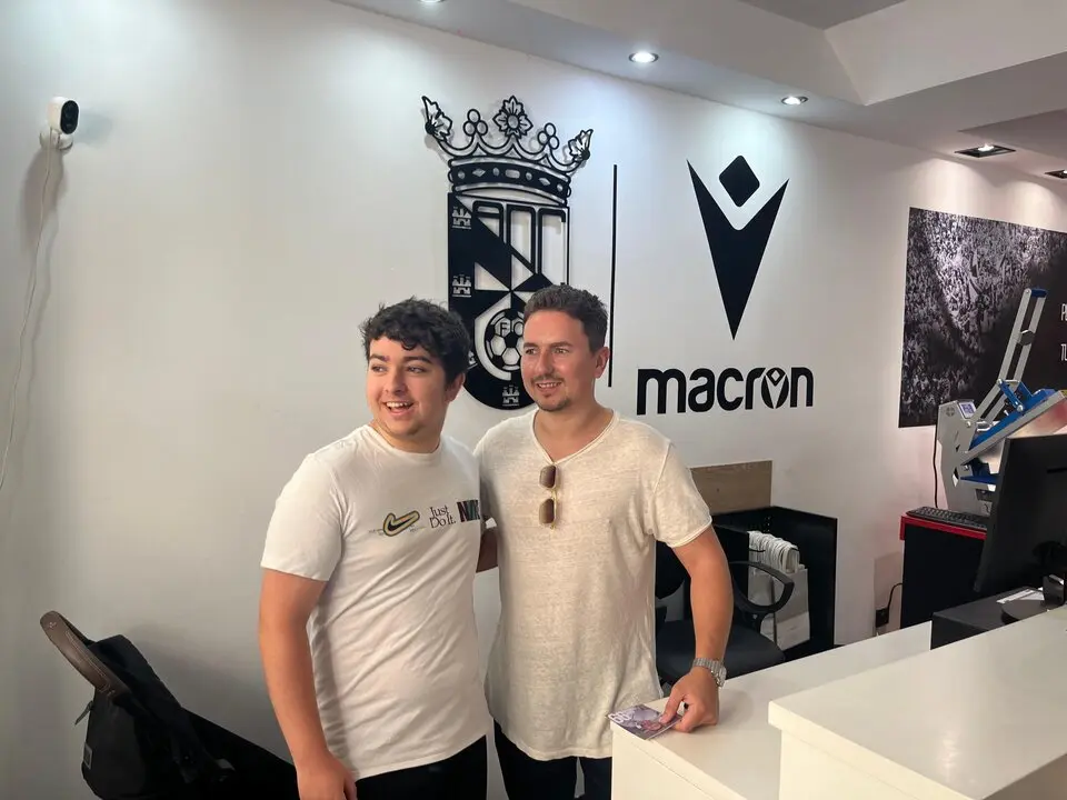 Visita de Jorge Lorenzo a la AD Ceuta