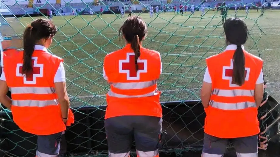 Cruz Roja busca voluntarios para cubrir los servicios de los partidos de la AD Ceuta