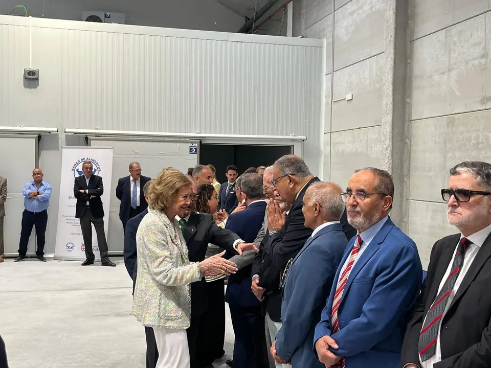 Visita de la Reina Sof&iacute;a al Banco de Alimentos de Ceuta
